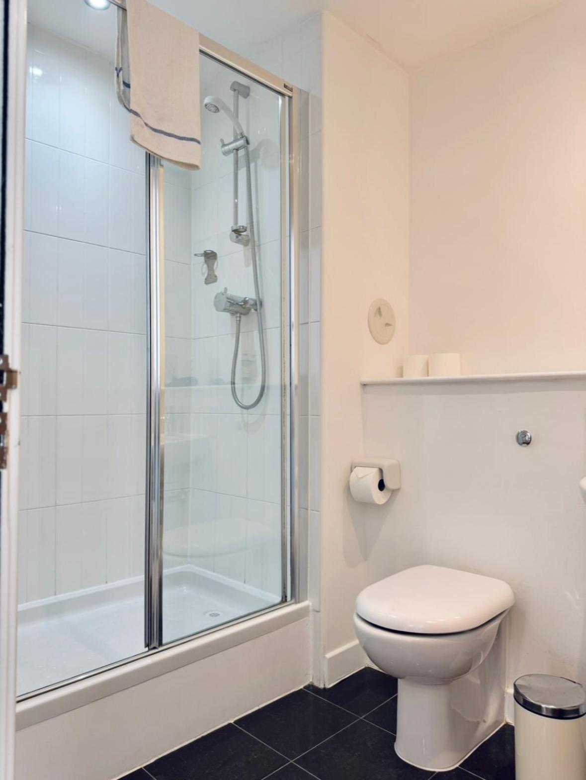 Modern Two Bedroom Apartments EDI Exterior foto